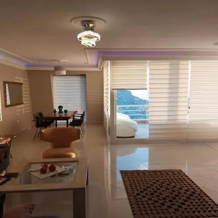Bektaslar 3+1 Lueks * Αλάνια