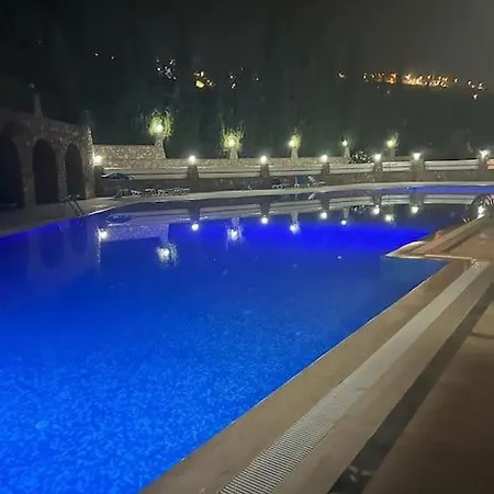 Bektaslar 3+1 Lueks * Αλάνια