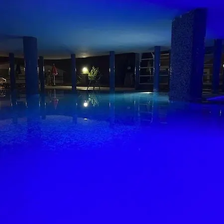 Bektaslar 3+1 Lueks * אלאניה